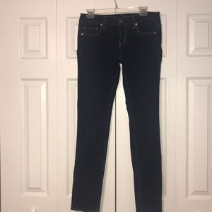 American Eagle Dark Wash Skinny Jeans!